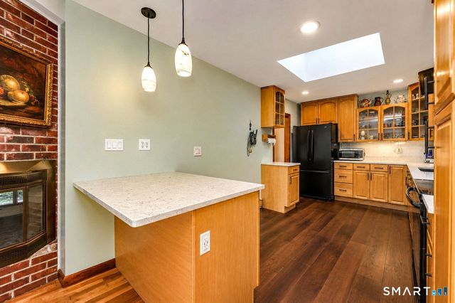 32 Hallsey Lane, Woodbridge, CT 06525