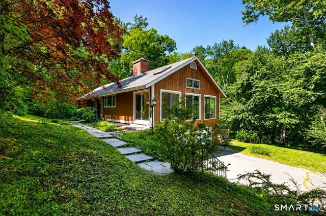 32 Hallsey Lane, Woodbridge, CT 06525
