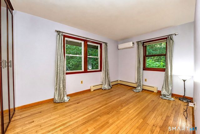 32 Hallsey Lane, Woodbridge, CT 06525