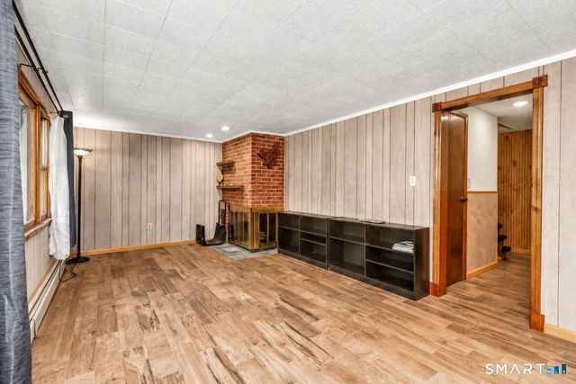 32 Hallsey Lane, Woodbridge, CT 06525