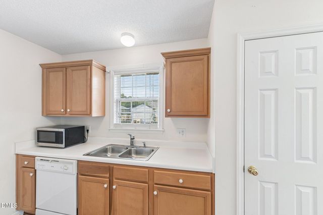 1013 Deer Oaks Court, Raleigh, NC 27603