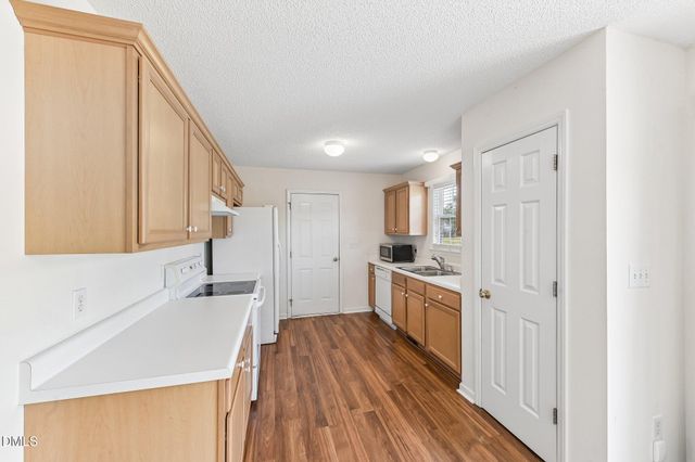 1013 Deer Oaks Court, Raleigh, NC 27603