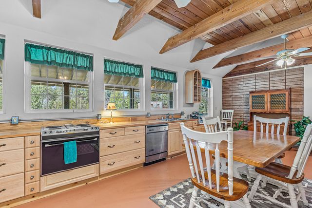 24617 Rocky Point Road, Klamath Falls, OR 97601