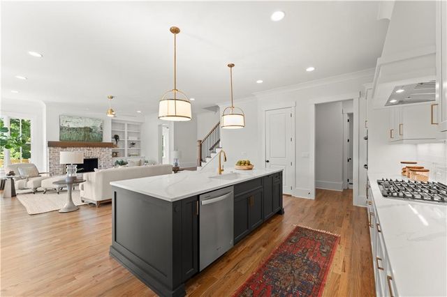 002 Knob Creek NW Court, Acworth, GA 30101