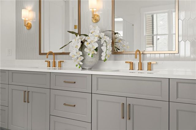 002 Knob Creek NW Court, Acworth, GA 30101