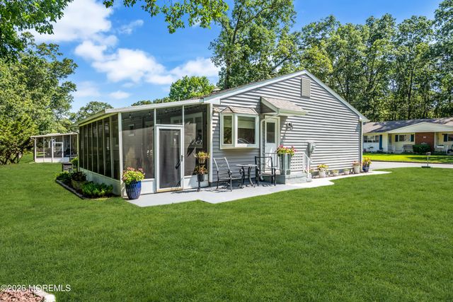 12 Roosevelt City Road, Whiting, NJ 08759