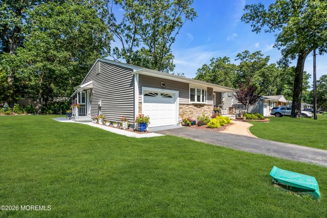 12 Roosevelt City Road, Whiting, NJ 08759