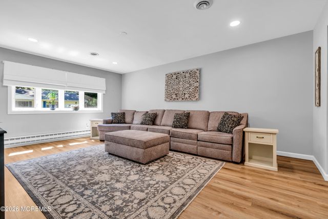 12 Roosevelt City Road, Whiting, NJ 08759