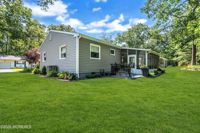 12 Roosevelt City Road, Whiting, NJ 08759