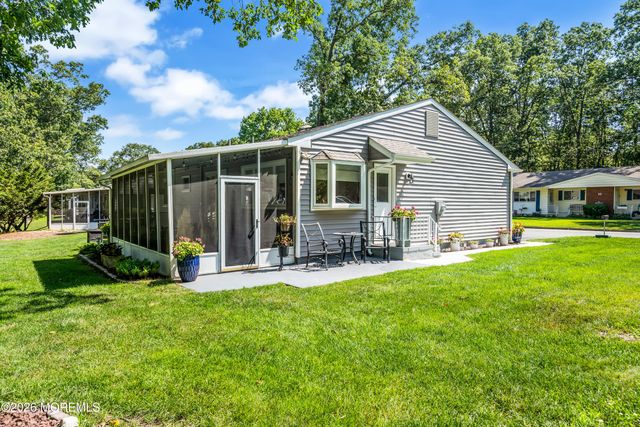 12 Roosevelt City Road, Whiting, NJ 08759