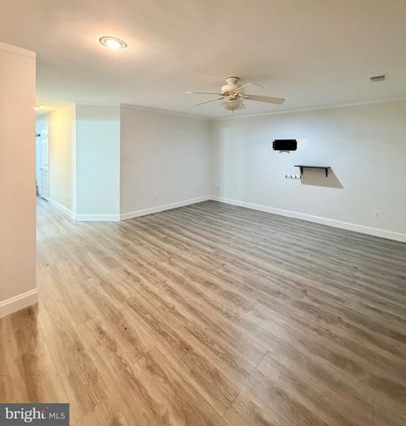 6622 FROST LAKE LN, Alexandria, VA 22315
