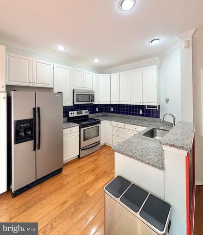 6622 FROST LAKE LN, Alexandria, VA 22315