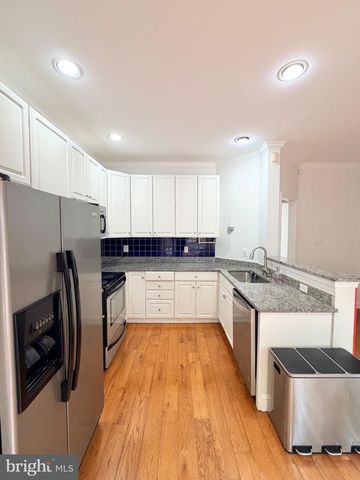 6622 FROST LAKE LN, Alexandria, VA 22315
