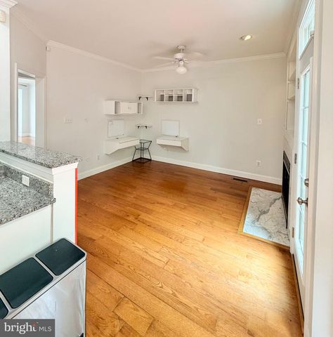 6622 FROST LAKE LN, Alexandria, VA 22315