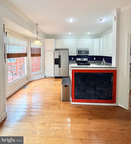 6622 FROST LAKE LN, Alexandria, VA 22315