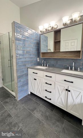 6622 FROST LAKE LN, Alexandria, VA 22315