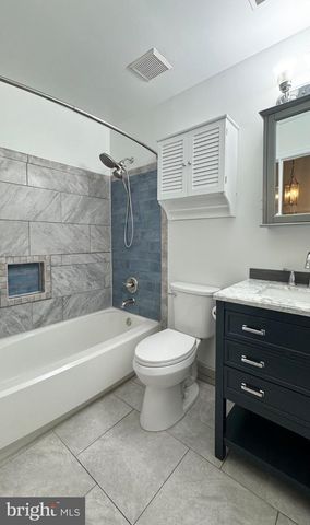 6622 FROST LAKE LN, Alexandria, VA 22315