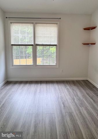 6622 FROST LAKE LN, Alexandria, VA 22315