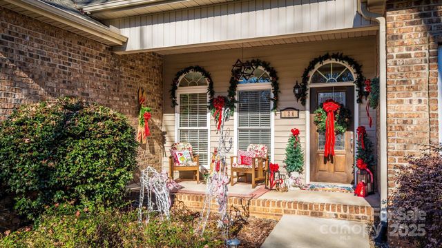 126 Grayrock Drive, Statesville, NC 28677