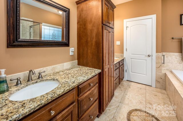 126 Grayrock Drive, Statesville, NC 28677