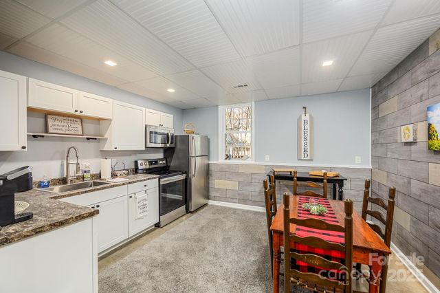 126 Grayrock Drive, Statesville, NC 28677