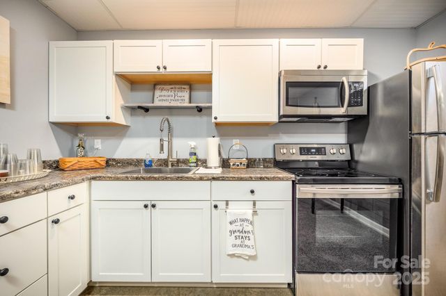 126 Grayrock Drive, Statesville, NC 28677