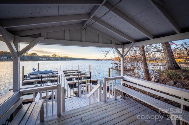 126 Grayrock Drive, Statesville, NC 28677