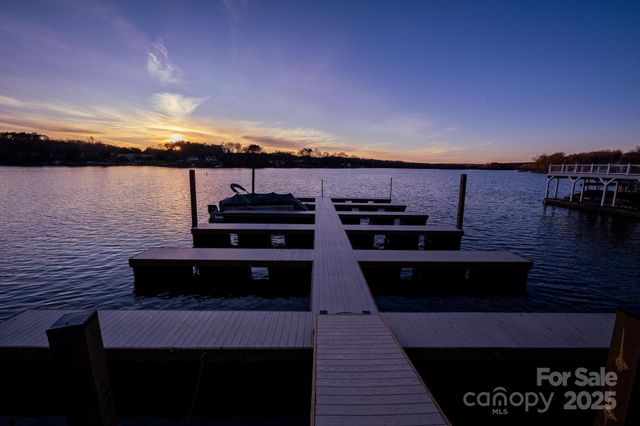 126 Grayrock Drive, Statesville, NC 28677