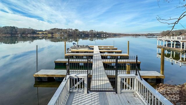 126 Grayrock Drive, Statesville, NC 28677