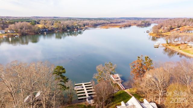 126 Grayrock Drive, Statesville, NC 28677