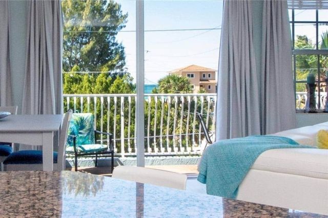 2319 AVENUE C 200, Bradenton Beach, FL 34217