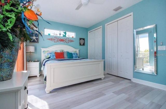 2319 AVENUE C 200, Bradenton Beach, FL 34217