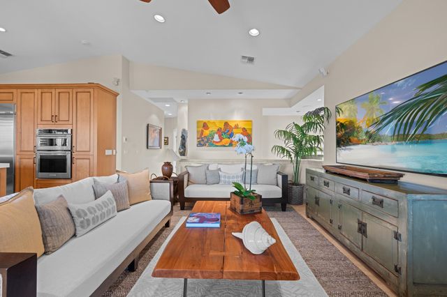 17 Kahana Ridge Pl, Lahaina, HI 96761