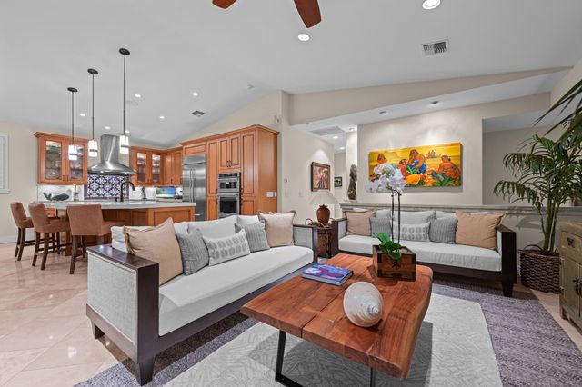 17 Kahana Ridge Pl, Lahaina, HI 96761