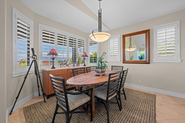 17 Kahana Ridge Pl, Lahaina, HI 96761