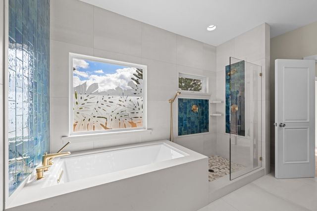 17 Kahana Ridge Pl, Lahaina, HI 96761