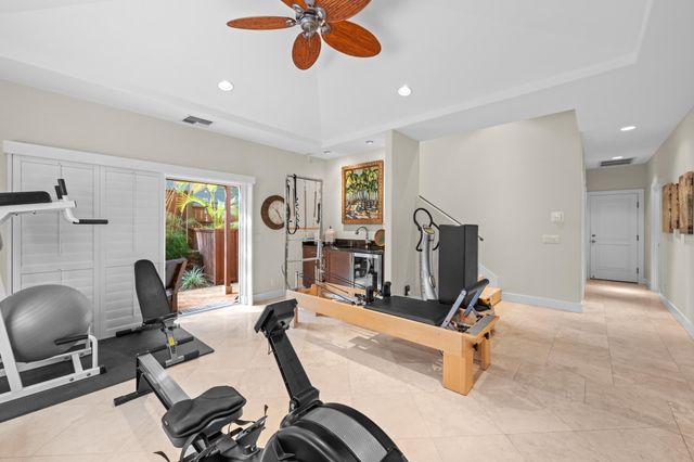 17 Kahana Ridge Pl, Lahaina, HI 96761