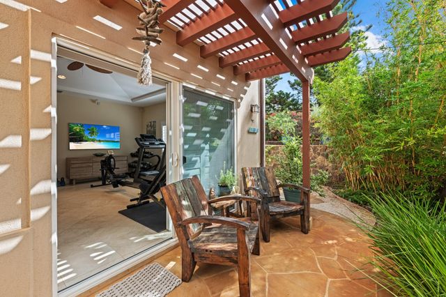 17 Kahana Ridge Pl, Lahaina, HI 96761