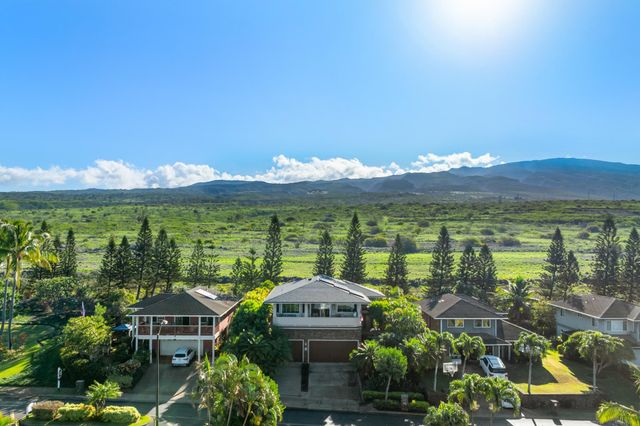 17 Kahana Ridge Pl, Lahaina, HI 96761