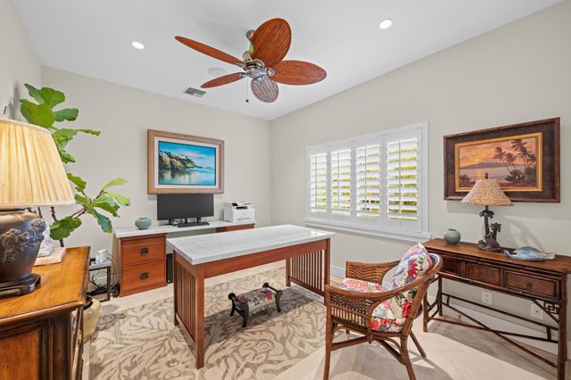 17 Kahana Ridge Pl, Lahaina, HI 96761