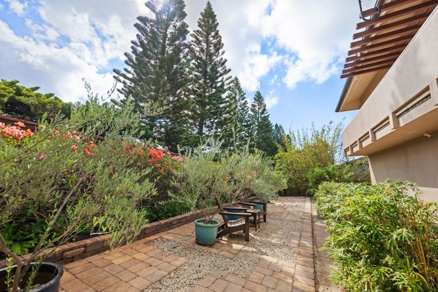17 Kahana Ridge Pl, Lahaina, HI 96761