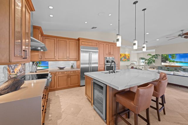 17 Kahana Ridge Pl, Lahaina, HI 96761