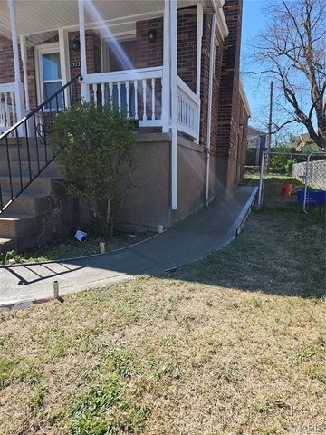 9337 Mackenzie Road, Affton, MO 63123