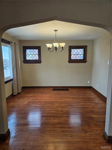 9337 Mackenzie Road, Affton, MO 63123