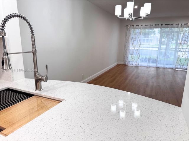 8846 W Mcnab Rd 106, Tamarac, FL 33321