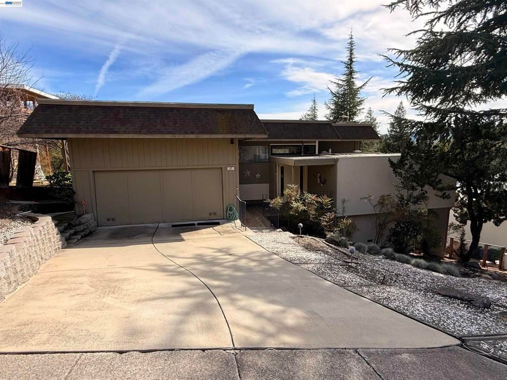 Image 1 of property listing at 37 37 Pulido Ct, Danville, CA 94526