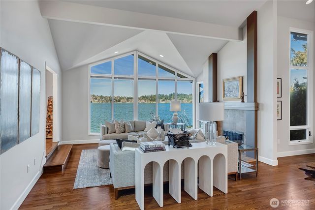 16 Meadow Lane, Mercer Island, WA 98040