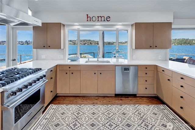 16 Meadow Lane, Mercer Island, WA 98040