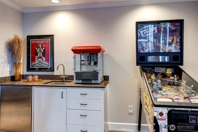 16 Meadow Lane, Mercer Island, WA 98040