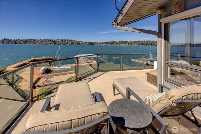 16 Meadow Lane, Mercer Island, WA 98040